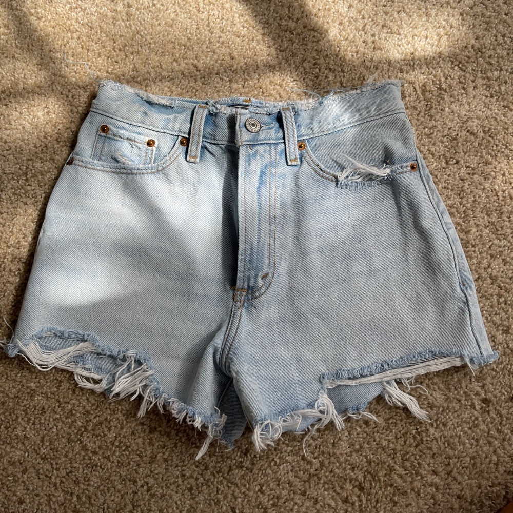 Abercrombie & Fitch high rise short. Size 24.